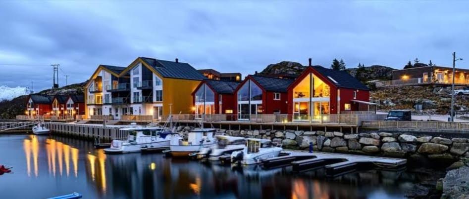 Karlotte'S Apartment Ballstad Eksteriør bilde